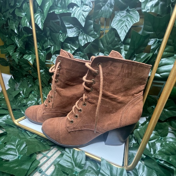 Spring Booties - Picture 4 of 5